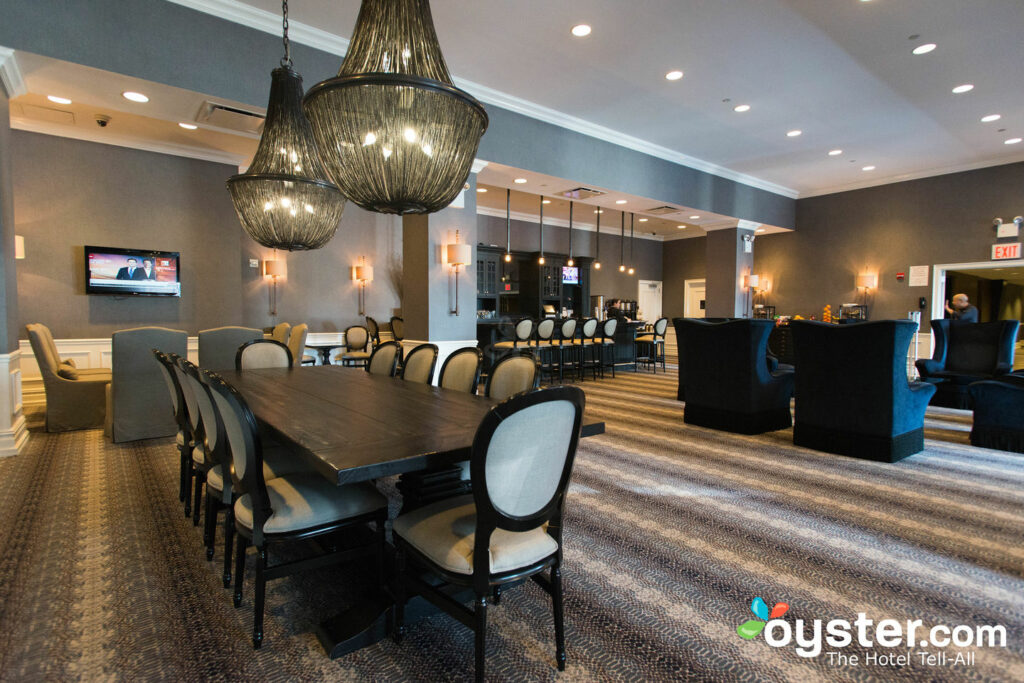 Manhattan Salón